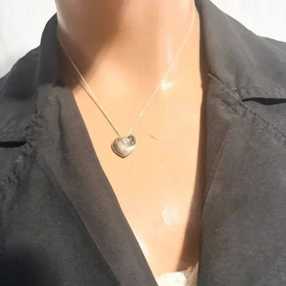 Authentic Tiffany & Co Solid Full Heart Pendant Necklace - Picture 8 of 8